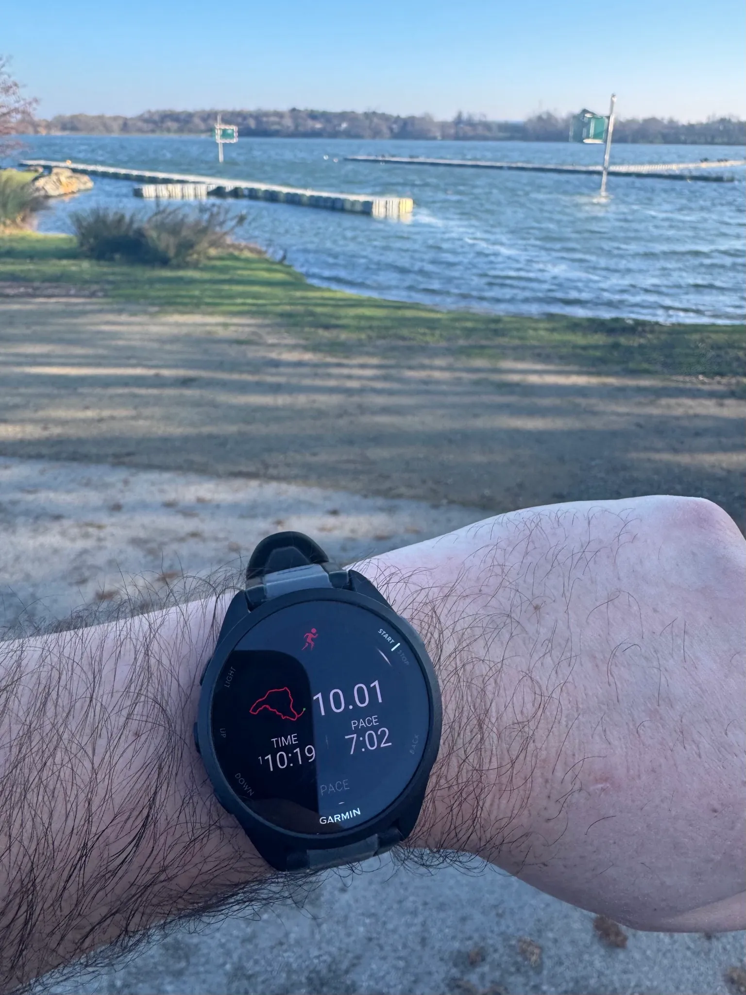 A picture of the Garmin Forerunner 165 worn on a man’s wrist